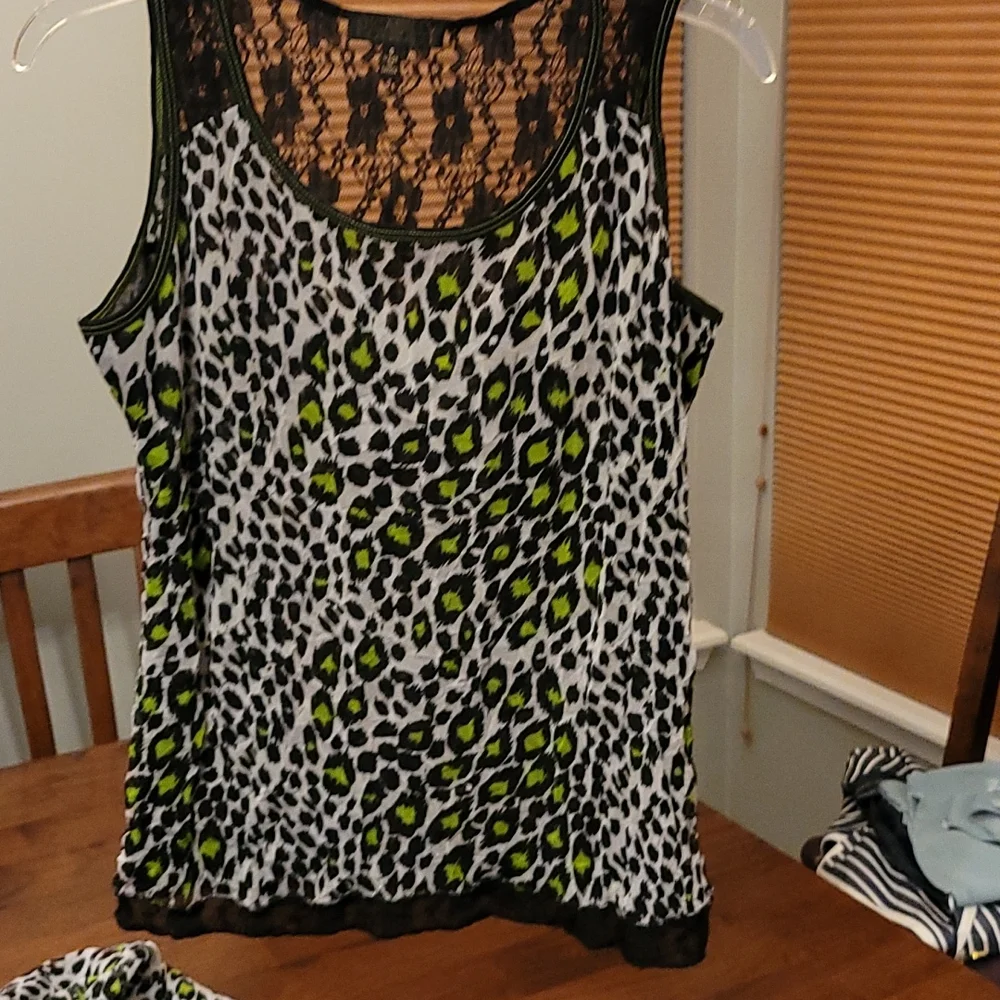 Piccadilly Jacket and matching tank, size Sm, animal print black, cream green - Picture 4 of 16